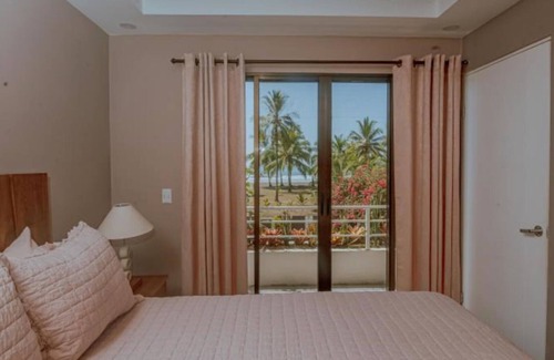 Parrita Casa | Beachfront-Luxury-Wildlife-Fast internet