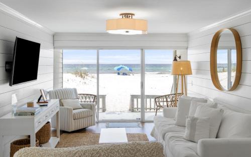 Sunnyside Apartamento | Beachfront Oasis by Oversee 30A