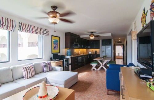Área de Playacar Fase I Condominio | Frente a la playa Xaman Ha Condo # 7121 Pasos de 5th Ave en comunidad privada
