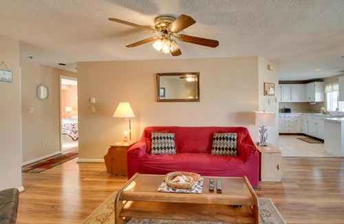 Ocean Park Apartamento | Beachfront Old Orchard Beach Condo with Balcony