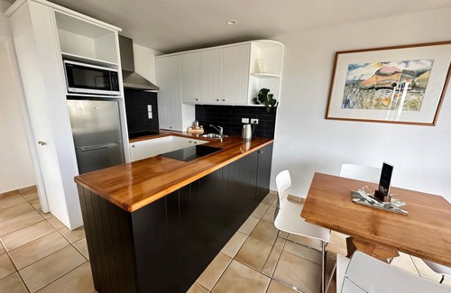 Onetangi Apartamento | Waiheke Island - Onetangi Beachfront Apartments