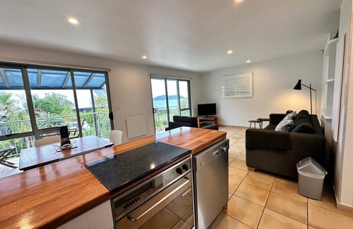 Onetangi Apartamento | Waiheke Island - Onetangi Beachfront Apartments