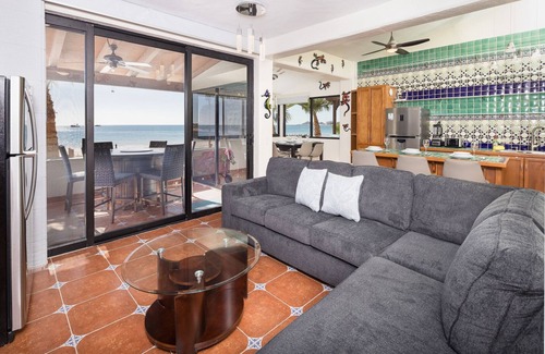 Ferrocarrilera Casa | Beachfront Paradise 2 BR 2 BA in Las Gaviotas Resort 1st FL Unit 413