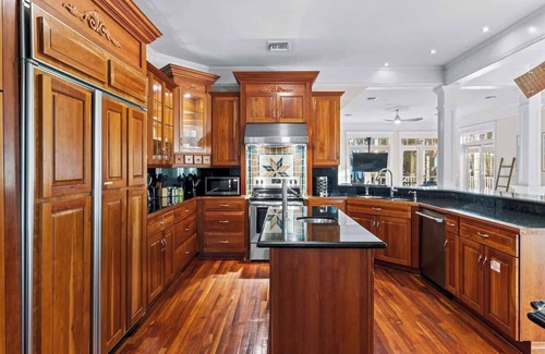 Lower Matecumbe Key Casa | BeachFront Paradise/By The Glam Homes