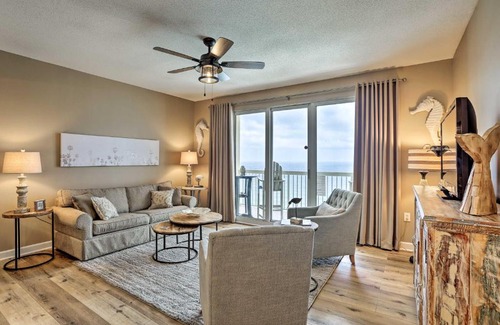 Lower Grand Lagoon Apartamento | Beachfront PCB Condo with Resort Pool, Gym and Hot Tub