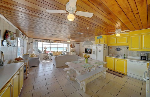 Kiska Beach Casa | Frente a la playa. Mascota amigable. Casa de una sola familia. Tranquilo. Preciosas puestas de sol. 🌅