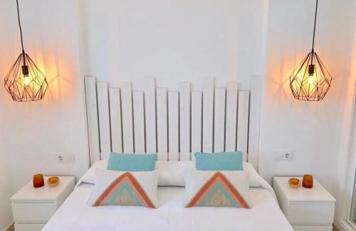 La Capellania Apartamento | Beachfront Penthouse - Heated Jacuzzi, BBQ & Bikes