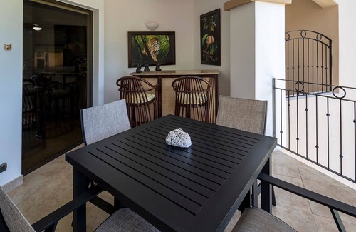 Barrio Los Faroles Condominio | Perfección frente al mar, vista a la montaña y la selva tropical - Playa Jacó en Tres Regalos
