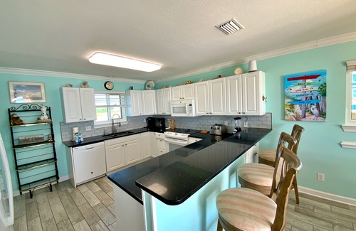 Surf Side Shores Casa | Beachfront, Pet Friendly w/Amazing views