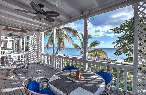 Frederiksted Condominio | Beachfront Pink Condo #8