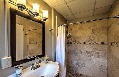 Cane Bay Condominio | Beachfront Pink Condos #10