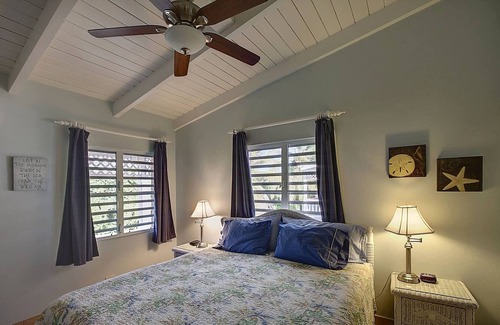 Cane Bay Condominio | Beachfront Pink Condos #10