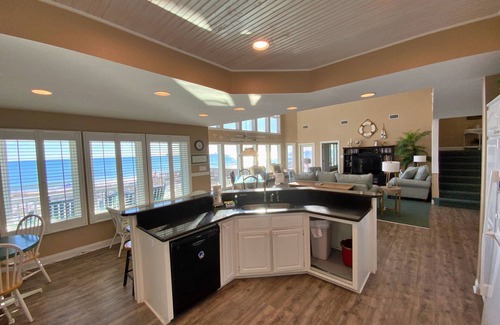 Morgantown Casa | Beachfront/Pools/Pickleball