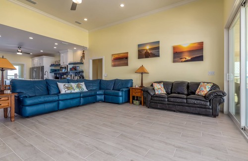 Dauphin Island Casa | Beachfront, Private Pool, Through Lot! - Beach Happy