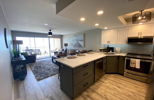 Bonita Springs Condominio | Beachfront Remodeled Condo in Bonita Springs!