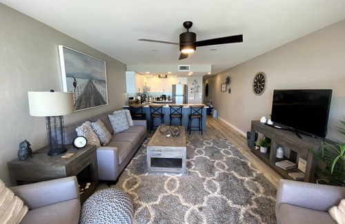 Bonita Springs Condominio | Beachfront Remodeled Condo in Bonita Springs!