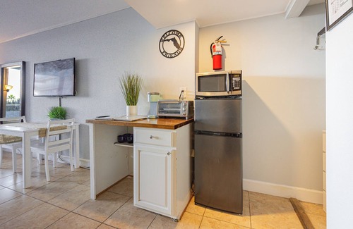 Bermuda Riviera Condominio | Beachfront Resort Condo Balcony