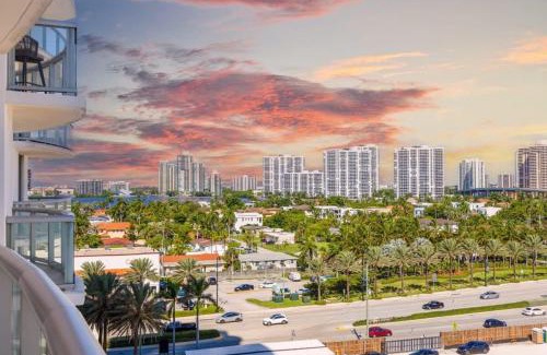 Sunny Isles Beach Apartamento | Beachfront Resort Pool Ocean View Balcony Gym