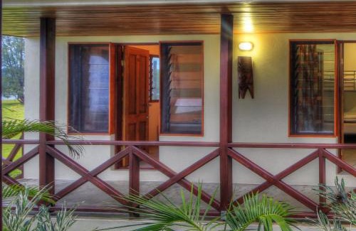 Luganville Complejo | Beachfront Resort