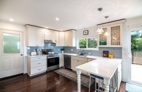 Campbell River Casa | Beachfront | Sandy Shore, Near Mt. Washington