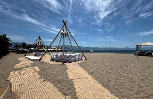 Marina Vallarta Apartamento | Beachfront Stay with 3 Pools Spa Gym Kids Club and Tennis
