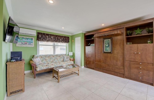 Pompano Beach Apartamento | BEACHFRONT Studio Condo