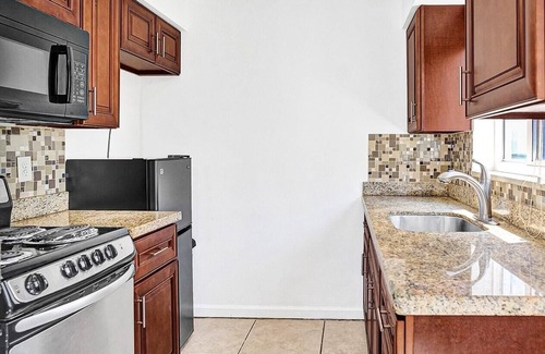 North Beach Apartamento | Beachfront Studio Hollywood Boardwalk Parking
