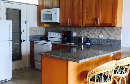 Makaha Condominio | Beachfront Studio located on the 5th floor overlooking Makaha Beach