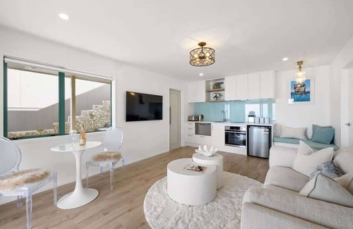 Bell Block Apartamento | Beachfront Studio with Sea View