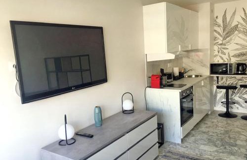 Les Baumettes Apartamento | Beachfront Studio on Promenade des Anglais