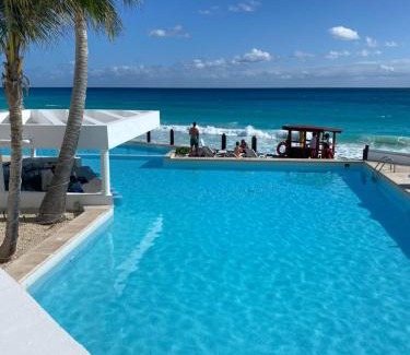 Zona Hotelera Apartamento | Beachfront Suite Deluxe -Best Ocean View, Resort with beach, Gym and Spa