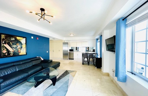 South Beach Apartamento | Beachfront Suite in the Carlyle Hotel on Ocean Drive in South Beach Miami