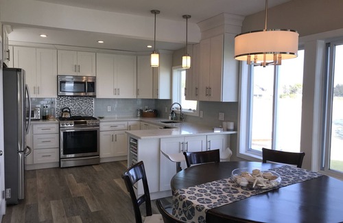 Center Moriches Casa | Beachfront Sunrise to Sunset Water Views - Dreamy Getaway