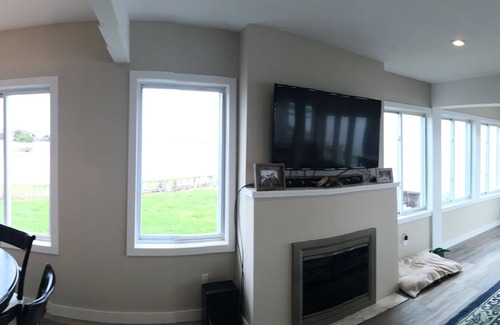 Center Moriches Casa | Beachfront Sunrise to Sunset Water Views - Dreamy Getaway