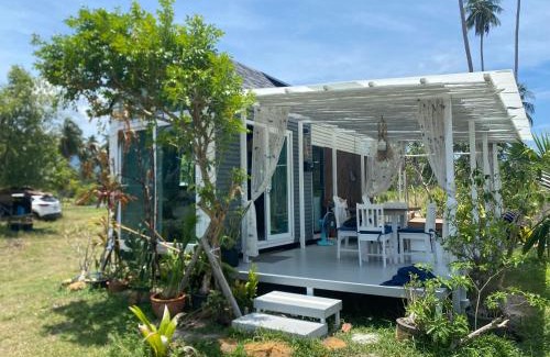 Lipa Noi Casa | Beachfront Tiny House, Koh Samui, Thailand with FREE Rowboat