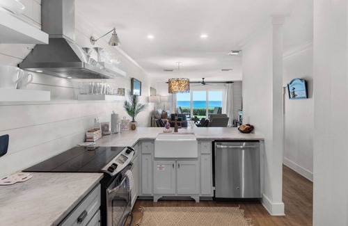 Seacrest Casa | Beachfront Townhome in Seacrest + Free Tickets: Bikes, Dolphin Cruise & More!