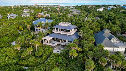 Safety Harbor Club Casa | Beachfront,V Private, 360 Views, Sunsets, Hottub