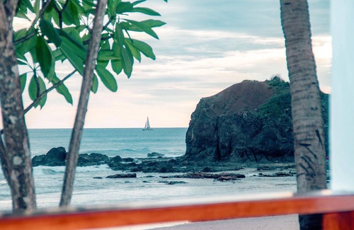 Santa Barbara Casa | Beachfront villa 5 BR/4 BA, private pool, free parking, seconds from the beach