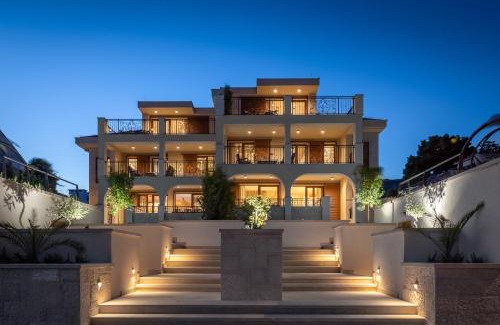 Kastela Villa | Beachfront Villa Armeria with Pool