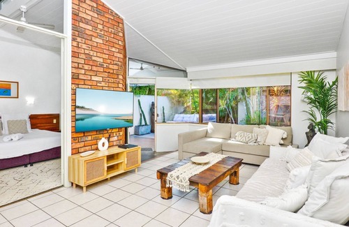 Sapphire Beach Casa | Beachfront Villa - Welcome to our stunning 2 bedroom, 2 bathroom beachfront villa