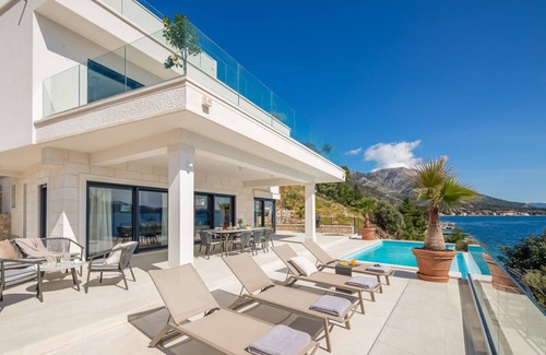 Viganj Villa | Beachfront Villa Maris with Pool