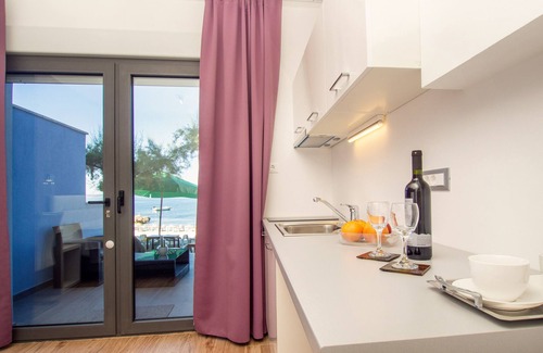 Podstrana Casa | Beachfront Villa Mediteran