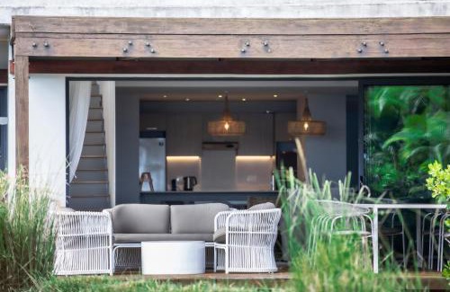 La Preneuse Villa | Beachfront Villa Private Pool and Beach