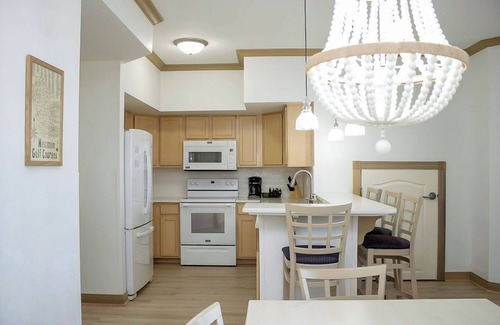 Sheboygan Villa | Executive Beachfront Villa: Sleeps 8!
