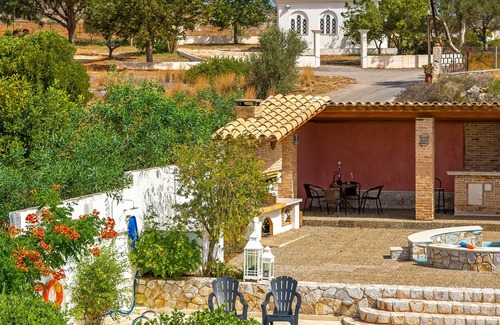 Tersanas Villa | Villa De Lujo Con privada para adultos y piscina de bebé, completa privacidad a través de vallas de altura
