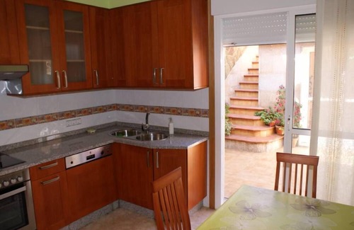 Moana Casa | Villa frente al mar con jardín y patio privados y parking gratis en la calle.