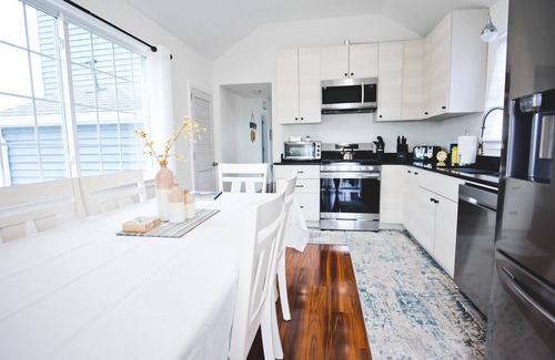 Somerset Casa | Beachfront w/ Hot Tub, Sauna, Pool, Fire pits, Grill & Panoramic Views