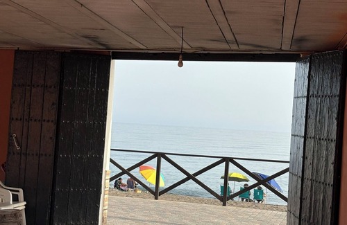 Albunol Casa | Beachfront with barbecue. Ideal for families