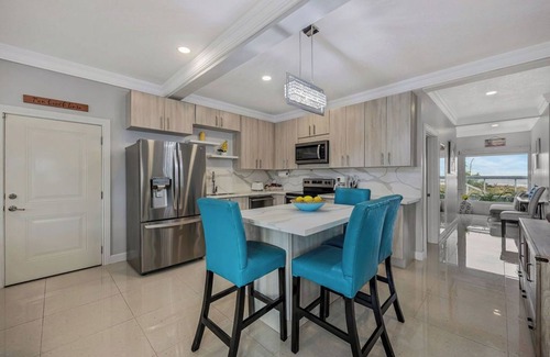 St. Ann's Bay Casa | Beachfront with Rooftop Scenic Ocean View