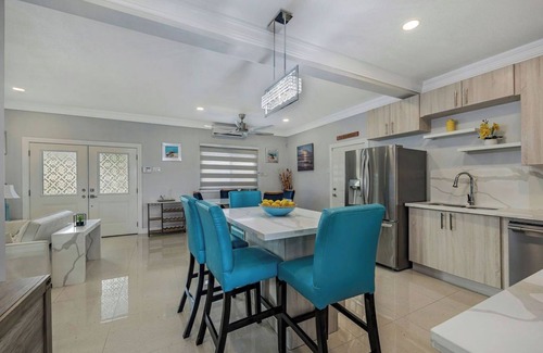 St. Ann's Bay Casa | Beachfront with Rooftop Scenic Ocean View